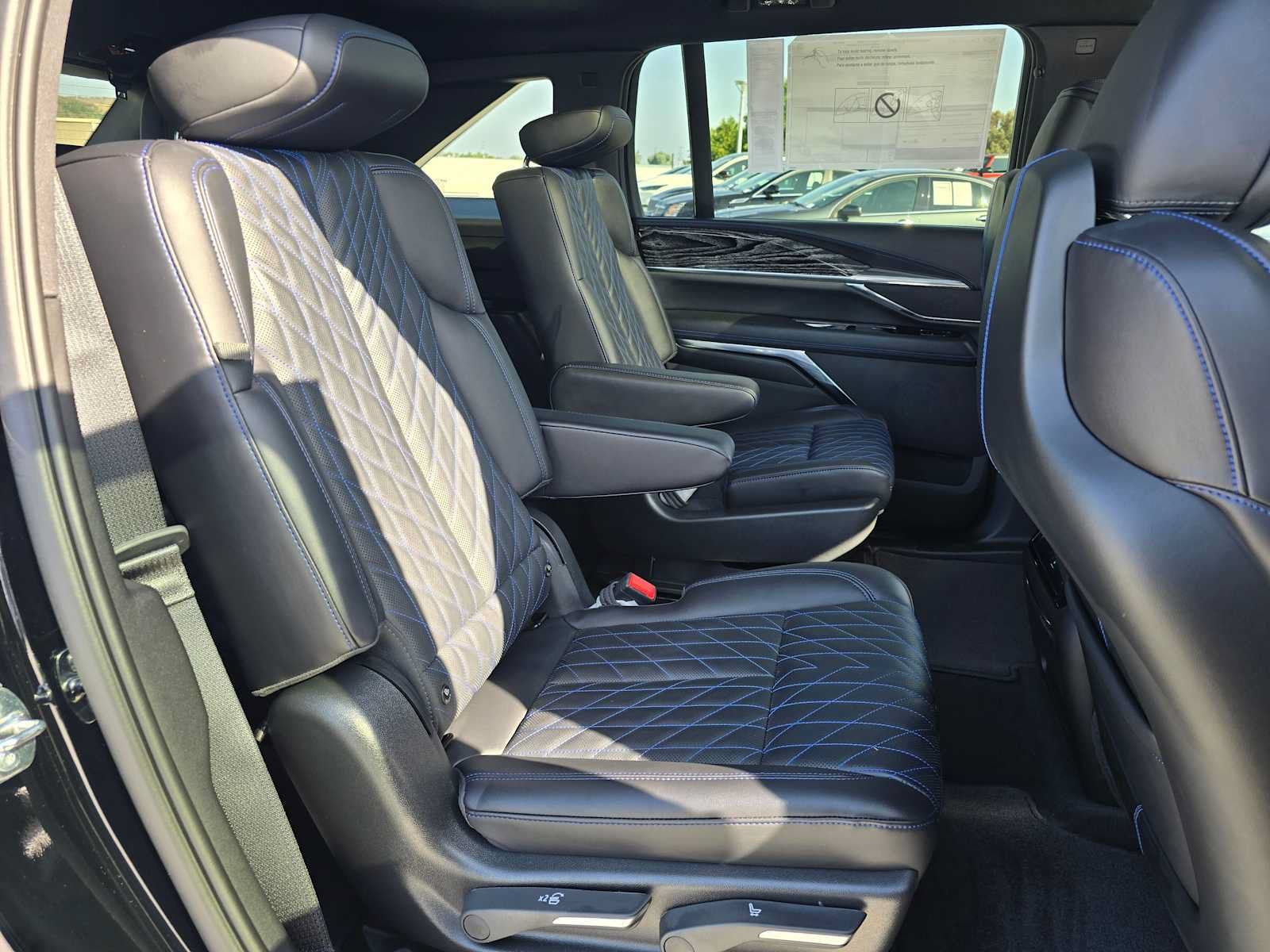Used 2026 Cadillac Escalade IQ Luxury 1 AWD/4WD image 10
