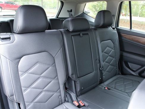 Certified 2025 Volkswagen Atlas SE image 34