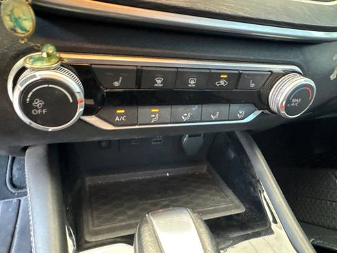 Used 2024 Nissan Altima 2.5 SV w/ SV Premium Package FWD image 10