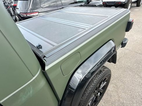 Used 2021 Jeep Gladiator Overland AWD/4WD image 30