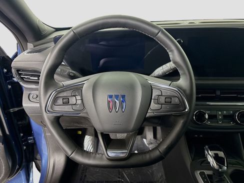 Used 2025 Buick Envista Preferred w/ Convenience I Package image 12