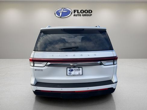 Used 2022 Lincoln Navigator Reserve image 6