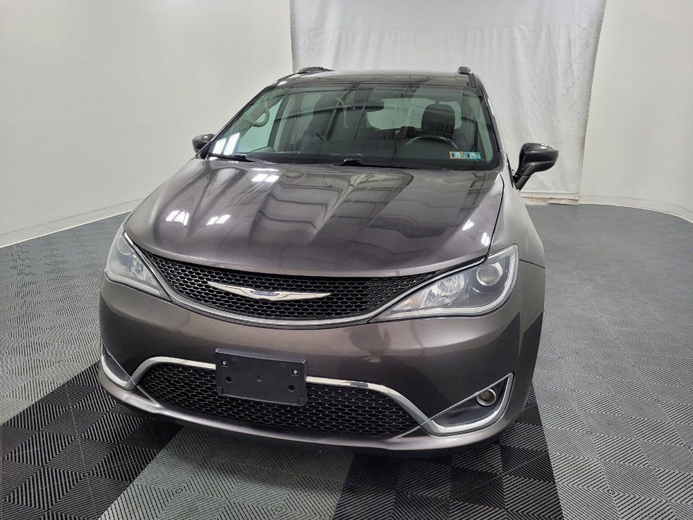 Used 2017 Chrysler Pacifica Touring-L Plus FWD image 15