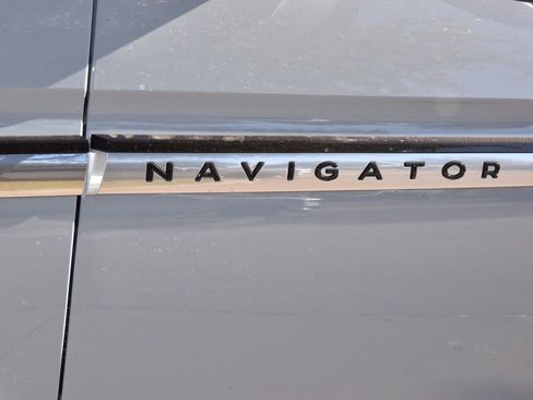 New 2025 Lincoln Navigator Reserve image 47