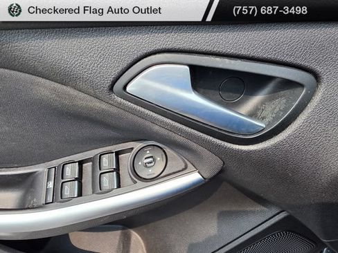 Used 2013 Ford Focus ST FWD image 22