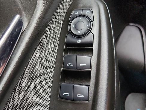 Used 2024 Chevrolet TrailBlazer LS w/ LS Convenience Package FWD image 17