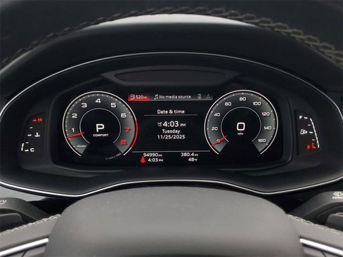 Used 2021 Audi Q8 Prestige w/ Prestige Package image 17