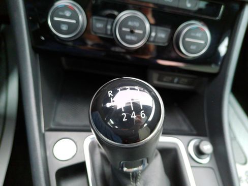 Used 2021 Volkswagen Jetta R-Line image 9