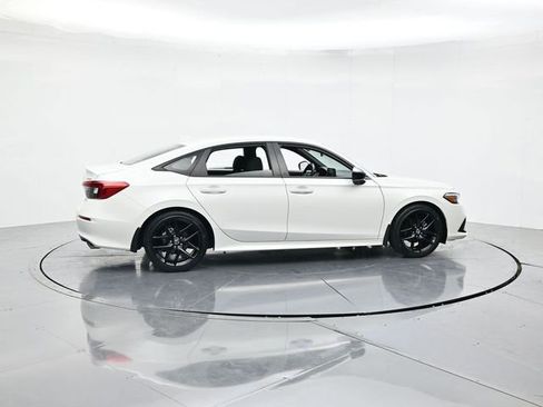 Used 2024 Honda Civic Sport image 2