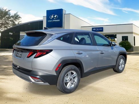 Used 2026 Hyundai Tucson SE image 4