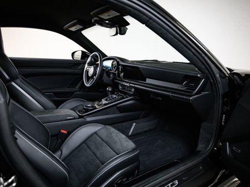 Certified 2024 Porsche 911 GT3 RWD image 27