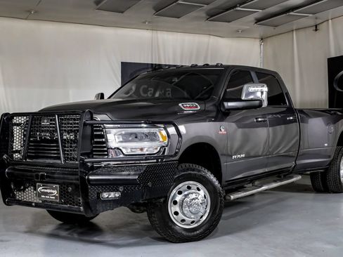 Used 2024 RAM 3500 Laramie AWD/4WD image 10