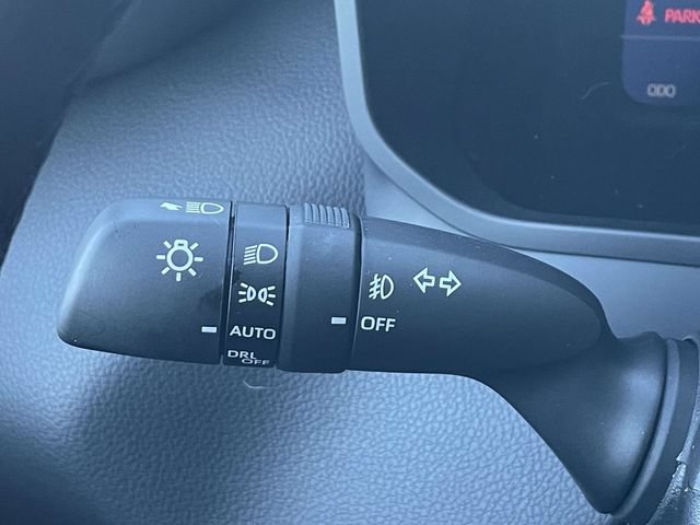 Used 2025 Toyota Tundra Limited AWD/4WD image 29