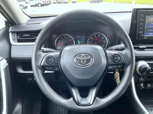 Used 2022 Toyota RAV4 LE AWD/4WD image 11