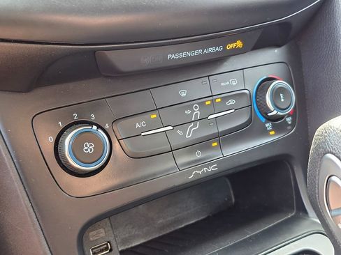 Used 2017 Ford Focus S image 27