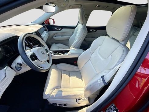 Used 2018 Volvo XC60 T8 Inscription w/ Luxury Seat Package AWD/4WD image 22