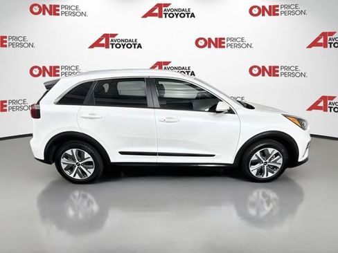 Used 2022 Kia Niro EX FWD image 8