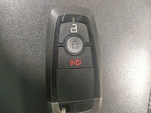 Used 2020 Ford Edge SE FWD image 32