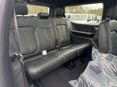 New 2026 Jeep Grand Wagoneer Limited w/ Premium Group II image 32