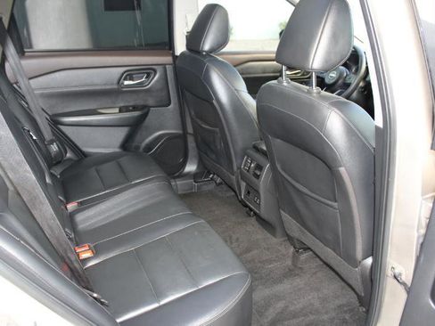 Used 2022 Nissan Rogue SL image 16