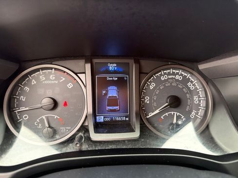 Used 2017 Toyota Tacoma TRD Sport w/ Tow Package (A/T) AWD/4WD image 17