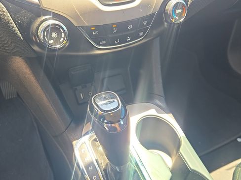 Used 2017 Chevrolet Cruze LS FWD image 10