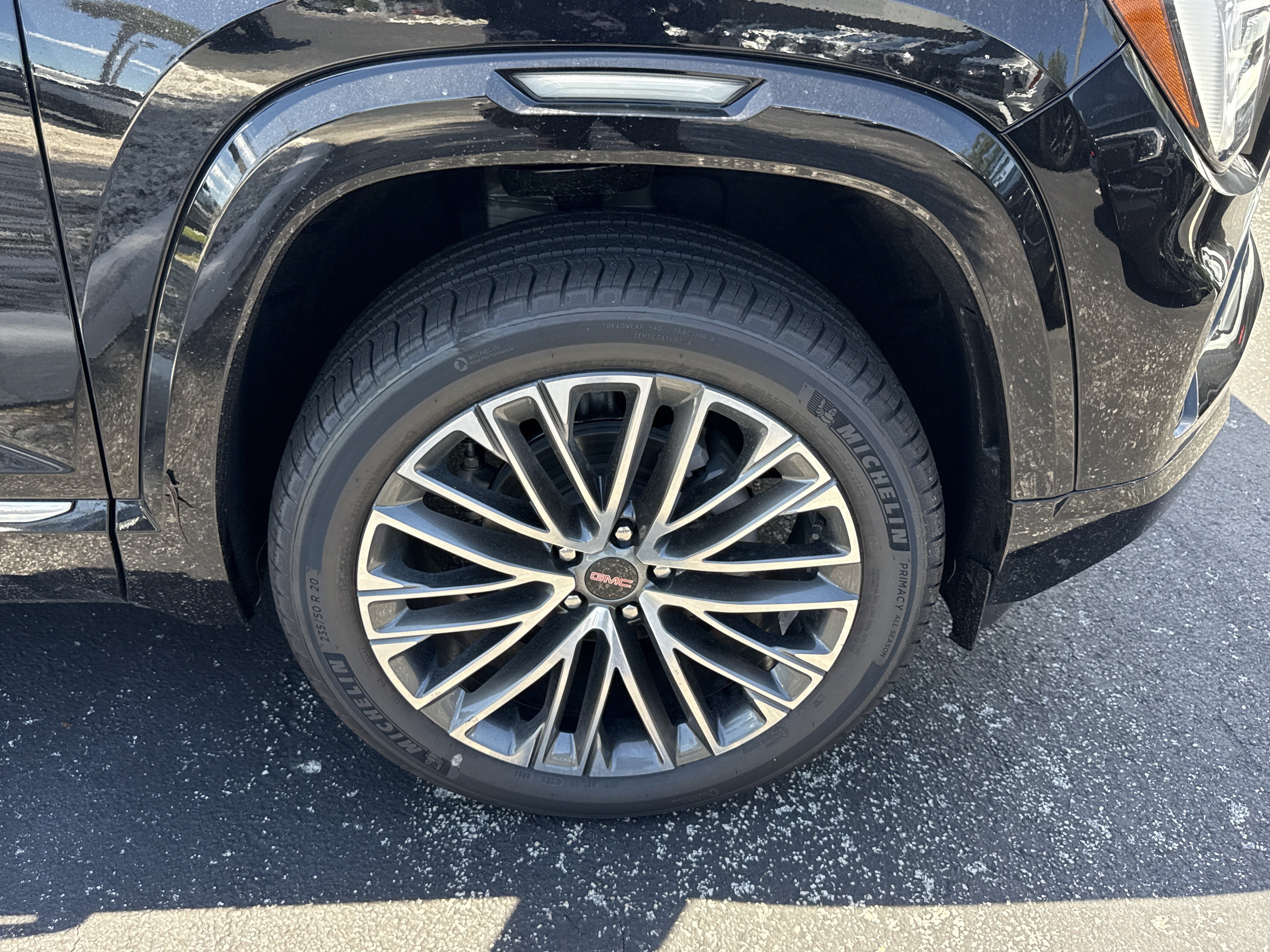 New 2027 GMC Terrain Denali w/ LPO, Floor Liner Package AWD/4WD image 4