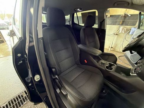 Used 2024 GMC Terrain SLE w/ Driver Convenience Package image 25