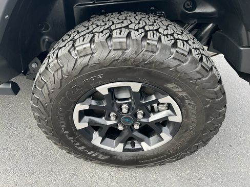 Used 2025 Jeep Wrangler Unlimited Rubicon 4xe w/ Convenience Group AWD/4WD image 11