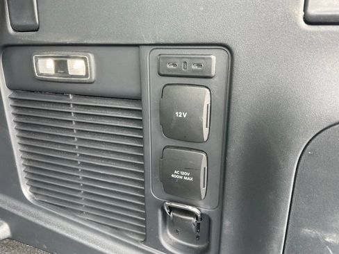 Used 2025 Ford Expedition Platinum AWD/4WD image 41