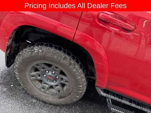 Used 2023 Toyota 4Runner SR5 Premium w/ Moonroof Package AWD/4WD image 13