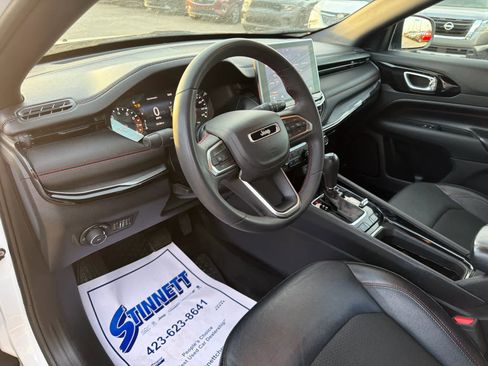 Used 2023 Jeep Compass Trailhawk image 13