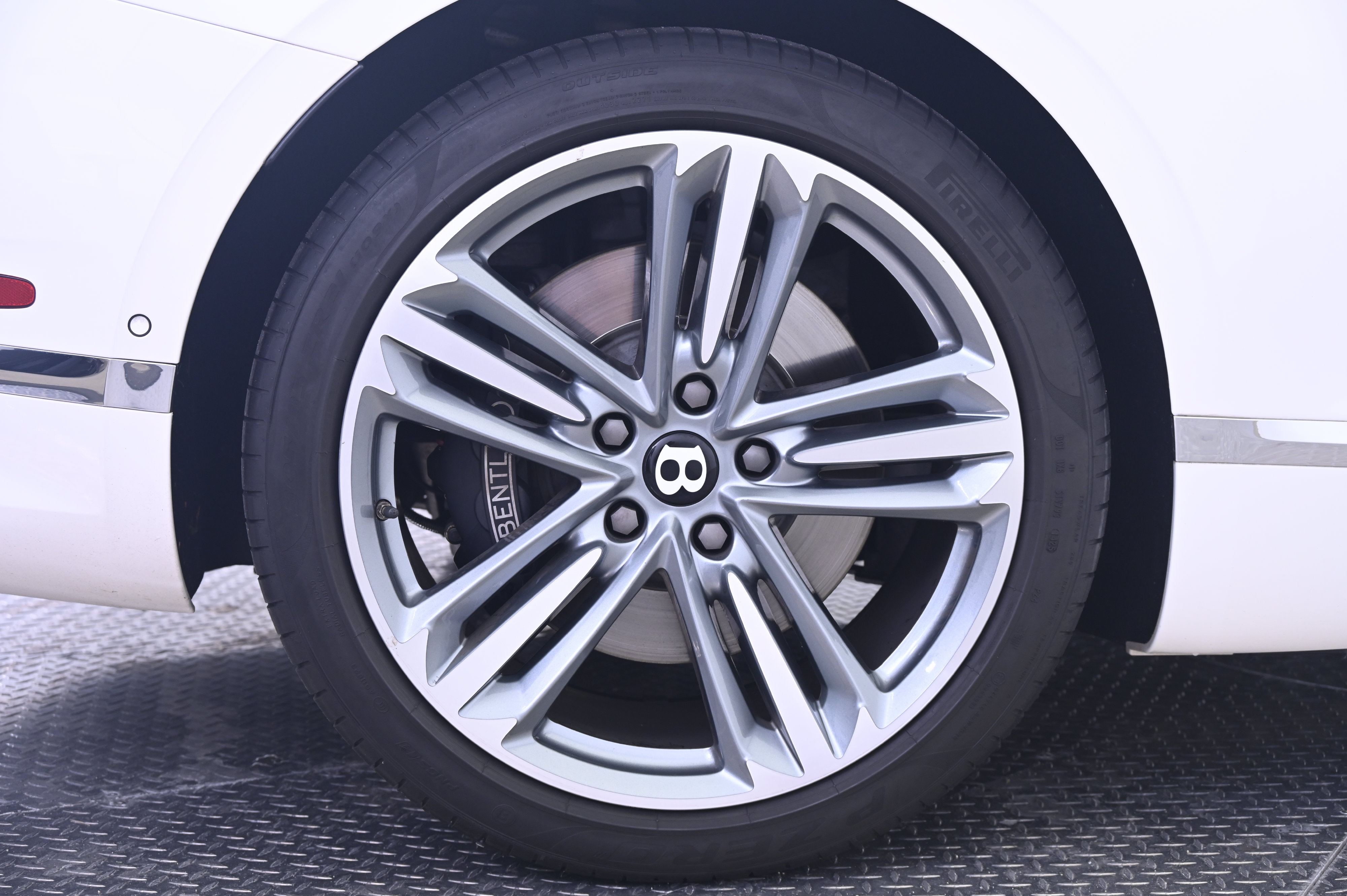 Used 2021 Bentley Continental GT AWD/4WD image 13