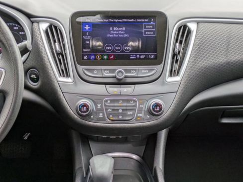 Used 2023 Chevrolet Malibu LT image 19