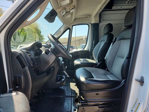 Used 2023 RAM ProMaster 2500 FWD image 11