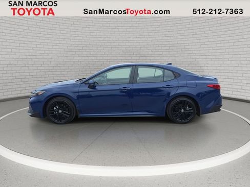 Used 2025 Toyota Camry SE image 8