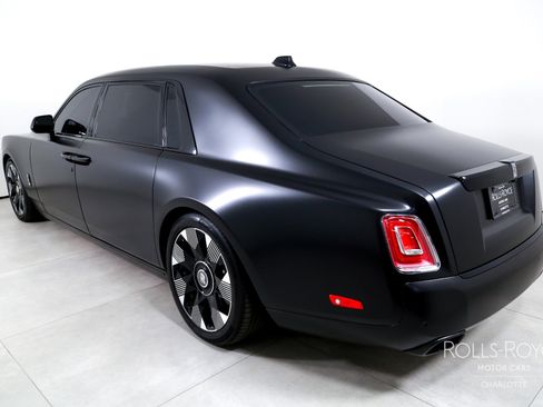 Used 2024 Rolls-Royce Phantom Extended Wheelbase w/ The Phantom Package image 8