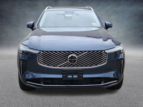 New 2025 Volvo XC90 B5 Plus w/ Protection Package Premier image 5