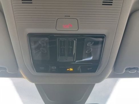 Certified 2025 Volkswagen Atlas SEL Premium R-Line image 25