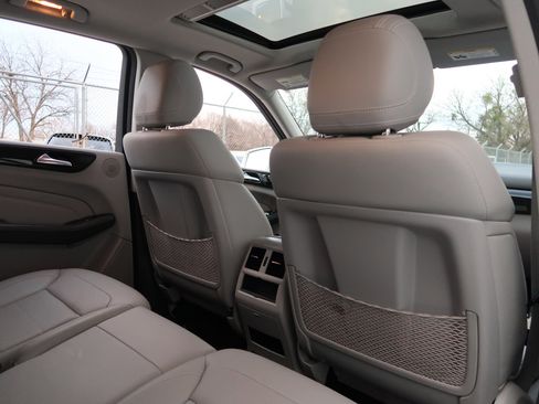 Used 2015 Mercedes-Benz ML 250 BlueTEC 4MATIC w/ Premium 1 Package image 35