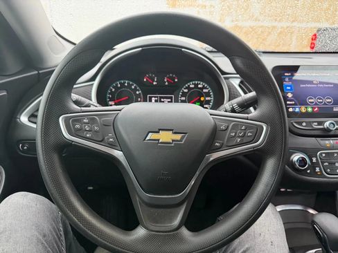 Used 2023 Chevrolet Malibu LT image 17