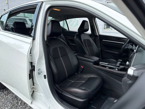 Used 2024 Nissan Altima 2.5 SR FWD image 11
