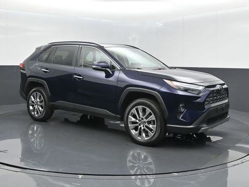 Used 2023 Toyota RAV4 Limited image 28