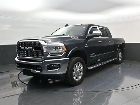 Used 2021 RAM 2500 Limited AWD/4WD image 4