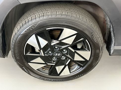 Used 2025 Hyundai Kona SEL AWD/4WD image 35