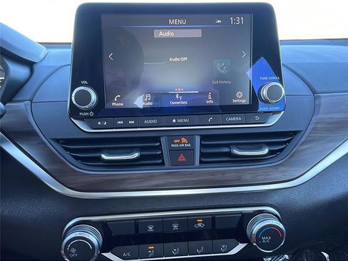 Used 2025 Nissan Altima 2.5 SV image 26