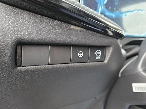 New 2026 Nissan Kicks SR FWD image 27