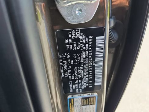 Used 2023 Kia Telluride EX w/ EX Captain's Chair Package FWD image 34