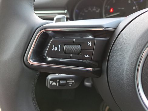 Used 2026 Porsche Macan AWD/4WD image 29