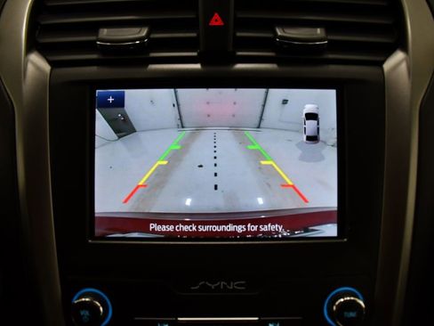 Used 2020 Ford Fusion SE image 16